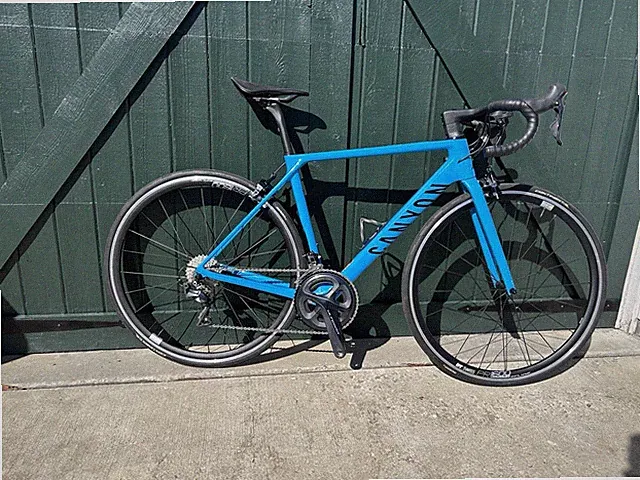 2021 Canyon Ultimate CF SL 8 - Size Small