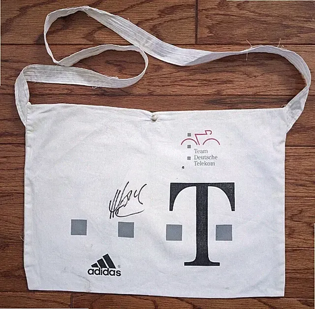 Autographed Tour De France Musette Bag Trek Cervelo Canyon Bianchi Colnagno