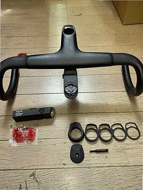 [CANYON] Canyon integrated carbon handle for cycling with light