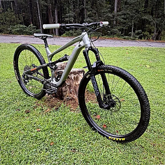 Canyon Lux 2022 Carbon Full Suspension MTB 29in L 12-Speed Hydro Disc