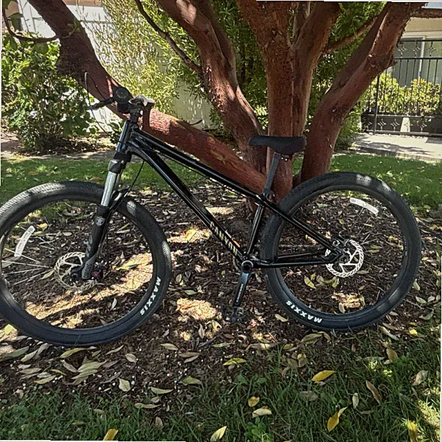 Canyon Stitched 360 Dirt Jumper Bike 26 in Black Front Suspension Hyd Disc