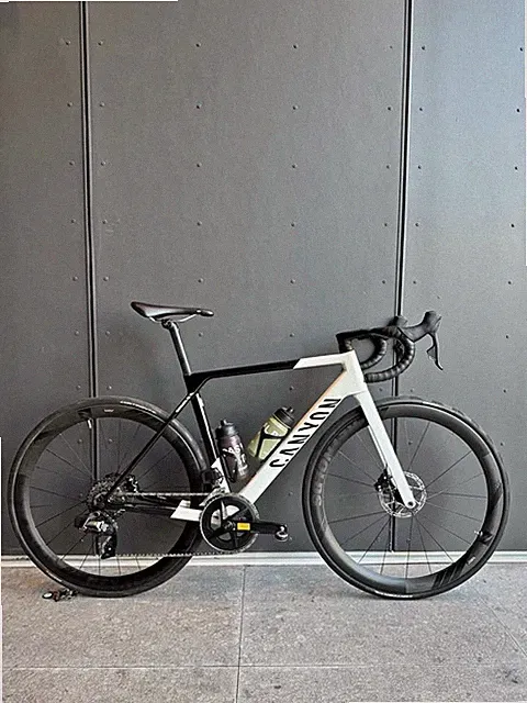 Canyon Ultimate CF SL 7 Disc Sram Force AXS 2023 Medium carbon road Bike Quarq