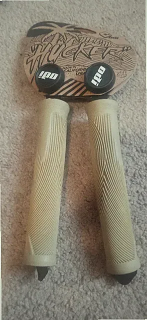 ODI Hucker Mushroom Grips Rare NiP. Mtb BMX Trek Pivot Canyon