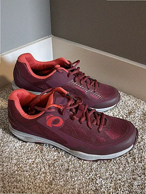 Pearl Izumi X Alp Canyon Women’s Biking Shoes Size EUR 42/US 10.5 Maroon EUC